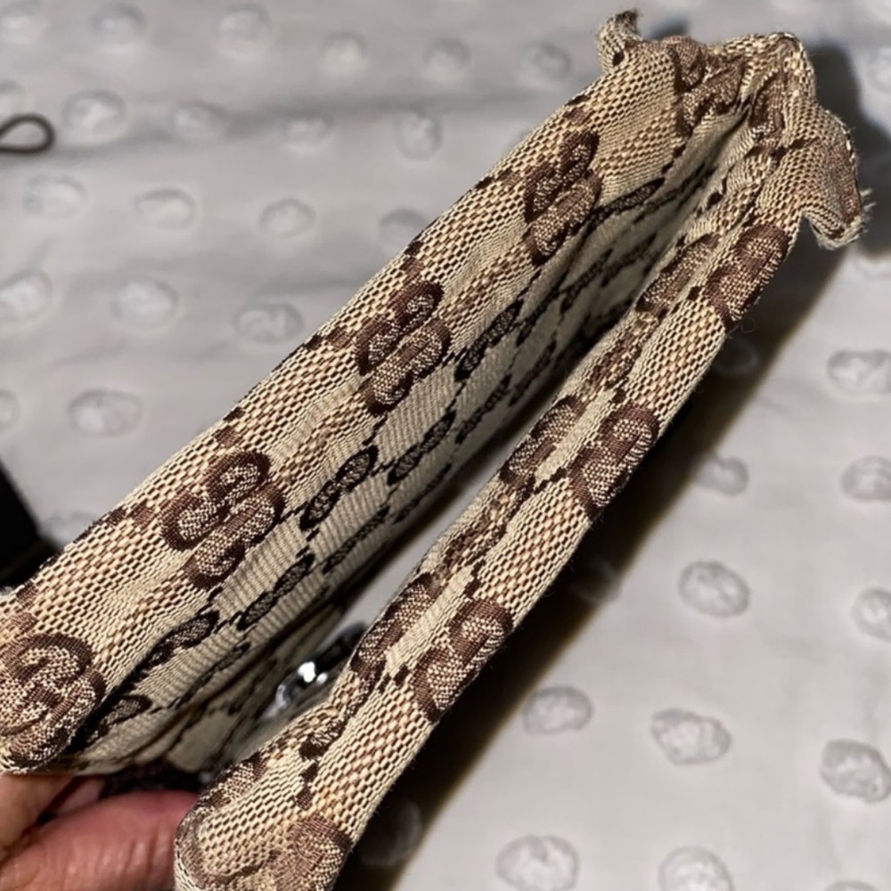 Gucci Beige Monogram Crossbody Bag - Picture 12 of 12